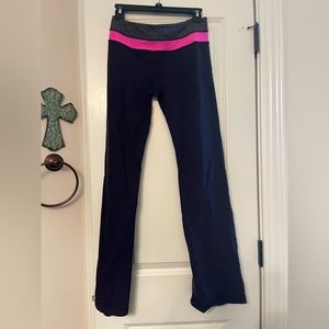 Lululemon pants women size 6 black and pink